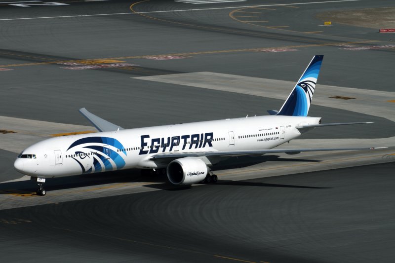 EGYPTAIR BOEING 777 300 DXB RF IMG_1422.jpg