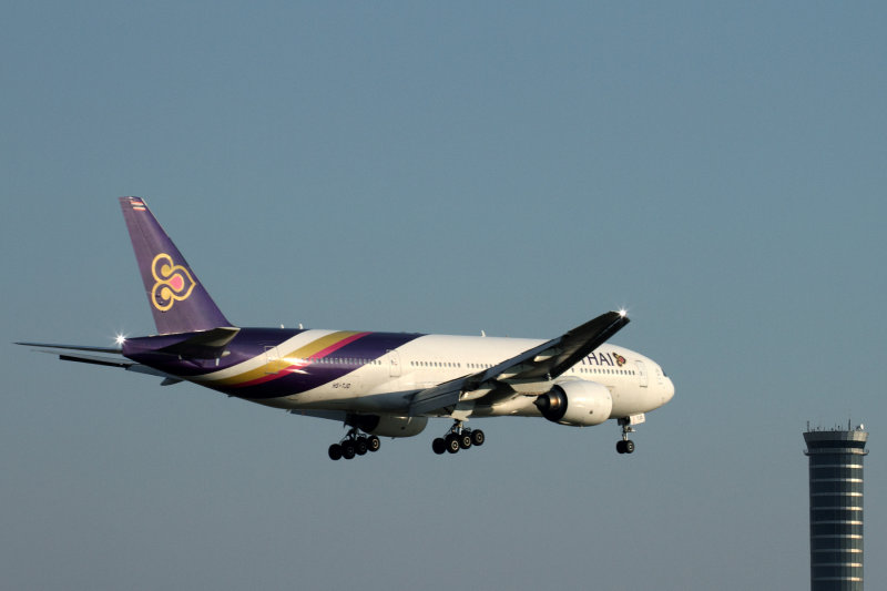 THAI BOEING 777 200 BKK RF IMG_2557.jpg