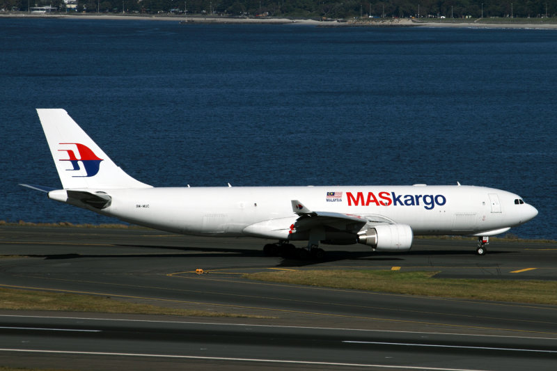 MAS KARGO AIRBUS A330 200F SYD RF IMG_3492.jpg