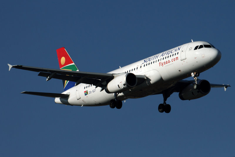SOUTH AFRICAN AIRBUS A320 JNB RF IMG_4377.jpg