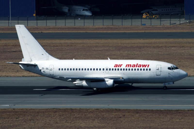 AIR MALAWI BOEING 737 200 JNB RF IMG_4268.jpg