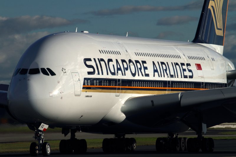 SINGAPORE AIRLINES AIRBUS A380 SYD RF IMG_3999.jpg