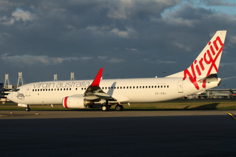 VIRGIN AUSTRALIA BOEING 737 800 SYD RF IMG_4033.jpg