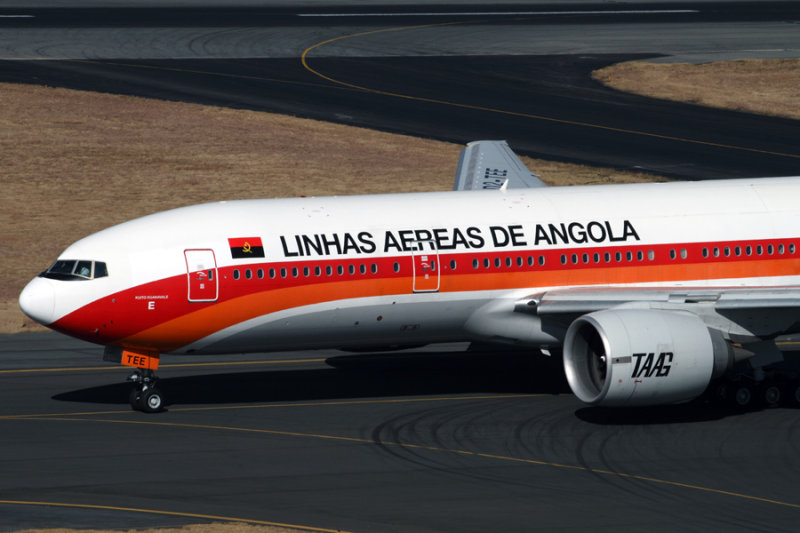 TAAG ANGOLA BOEING 777 200 JNB RF IMG_4303.jpg