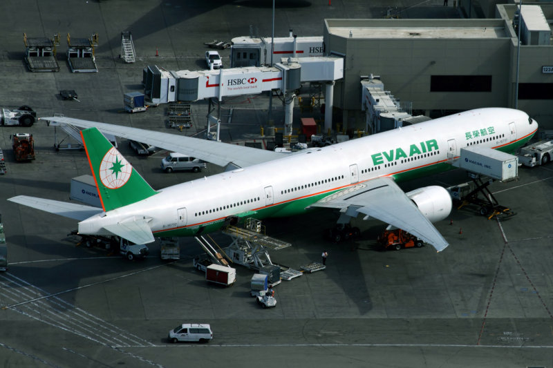 EVA AIR BOEING 777 300ER LAX RF IMG_5224.jpg