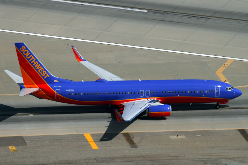 SOUTHWEST BOEING 737 800 LAX RF IMG_5136.jpg