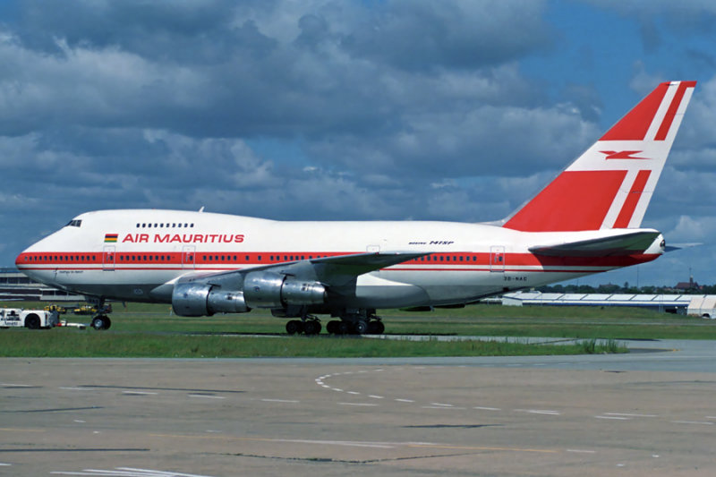 AIR MAURITIUS BOEING 747SP SYD RF 180 14.jpg