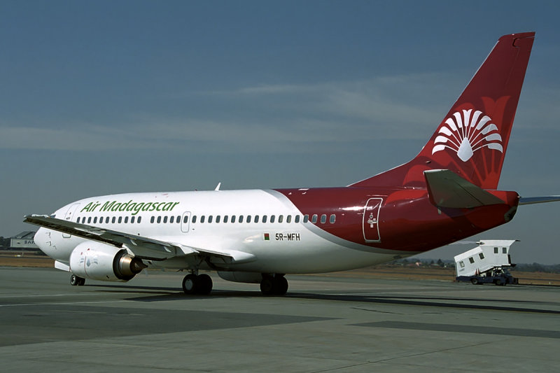 AIR MADAGASCAR BOEING 737 300 JNB RF 1869 17 jpg.jpg