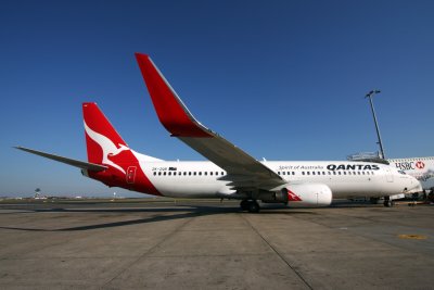 QANTAS BOEING 737 800 SYD RF IMG_5989.jpg