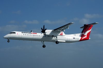 QANTAS LINK DASH 8 400 BNE RF IMG_5890.jpg