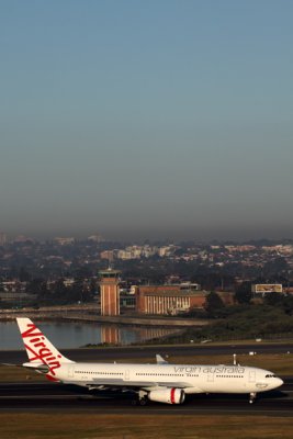 VIRGIN AUSTRALIA AIRBUS A330 200 SYD RF IMG_1051.jpg