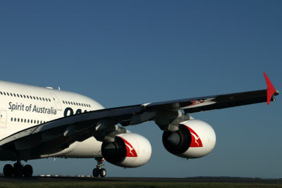 QANTAS AIRBUS A380 SYD RF IMG_0318.jpg