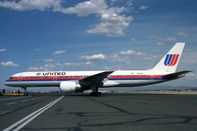 UNITED BOEING 757 200 LAS RF 891 17.jpg