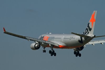 JETSTAR AIRBUS A330 200 MEL RF IMG_1261.jpg