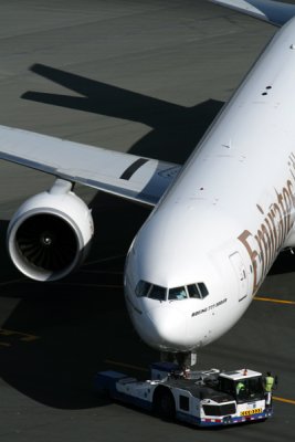 EMIRATES BOEING 777 300ER DXB RF IMG_1456.jpg