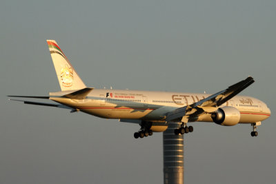 ETIHAD BOEING 777 300 BKK RF IMG_2584.jpg