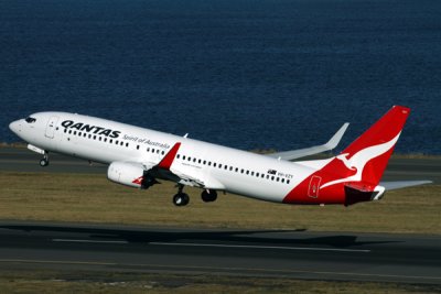 QANTAS BOEING 737 800 SYD RF IMG_3665.jpg