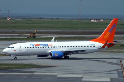 SUNWING BOEING 737 800 YVR RF IMG_5976.jpg