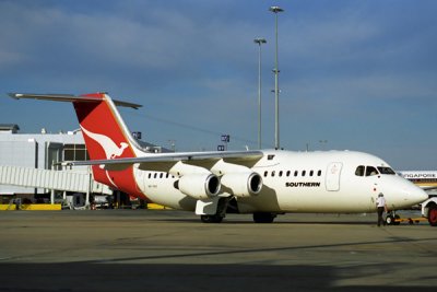 SOUTHERN BAE 146 200 MEL RF 1105 15.jpg