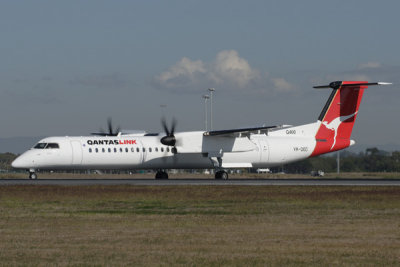 QANTAS LINK DASH 8 400 BNE RF IMG_5639.jpg