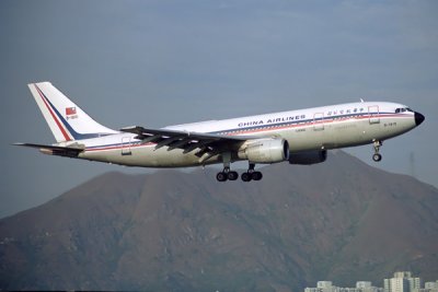 CHINA AIRLINES AIRBUS A300 HKG RF 850 9.jpg