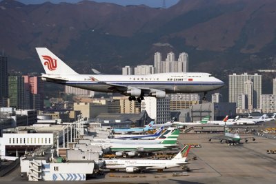 AIR CHINA BOEING 747 400 HKG RF 1112 6.jpg