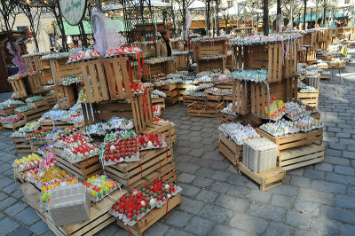 Easter eggs market