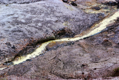 Stream of sulphur