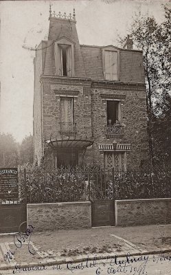 Cabinet d'assurances, avenue de Coullemont