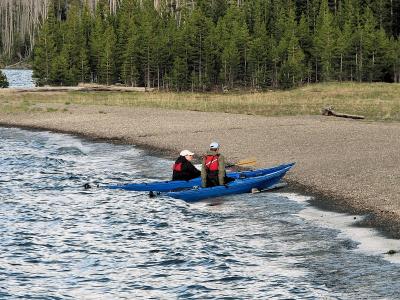 IMG_0092_kayakersdiscuss.jpg