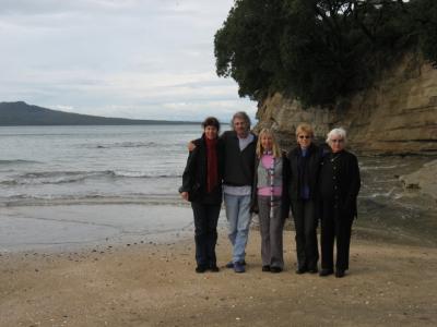 Dianna, Brian, Yvonne, Pamela & Mom on beach