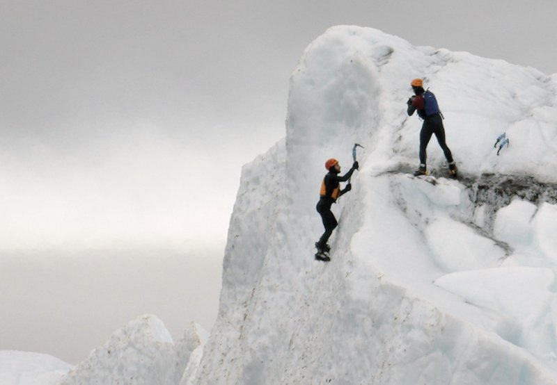 _DSC5860 - Iceberg Climbers - Almost there