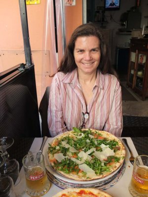 Our first pizza in Rome: arugula and salmon!