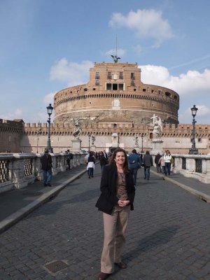 Cyn and favorite statue atop Castel San Angelo