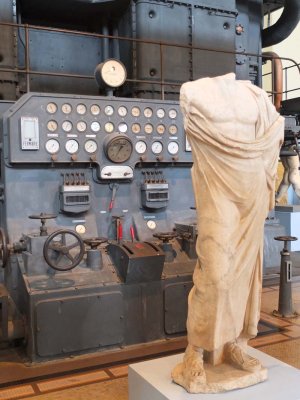 Statue and machinery