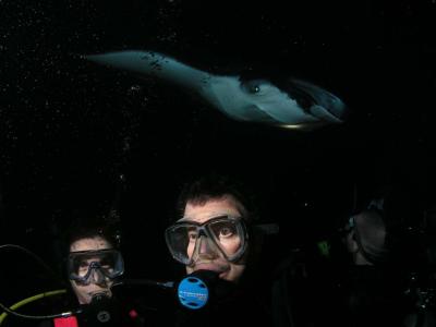 Cyn and Jim with manta ray