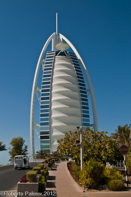 Dubai - Sail building