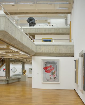 The modern part of the Zürich Museum of Art. Warhol.