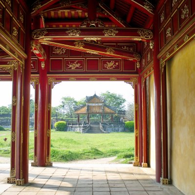 Check this: http://www.orientalarchitecture.com/vietnam/hue/imperialcity.php .