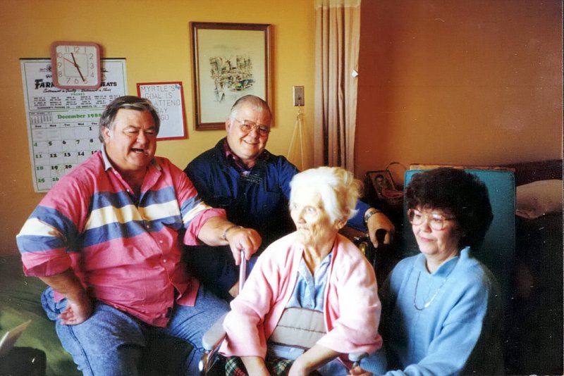 Dean Herb Myrtle  Nora December 1988.jpg