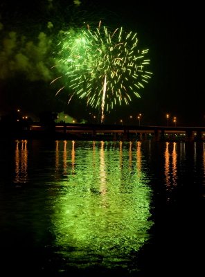 Fireworks_D728859-1.jpg