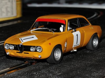 AutoArt Alfa Romeo Giulia 1970 GTAm