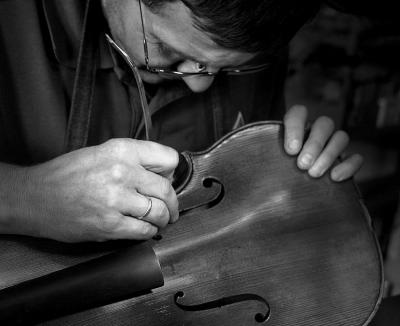 5th (tie)Making a violinby Moti