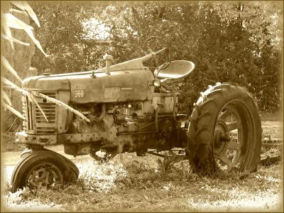 The Old Tractorby pengu1n
