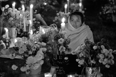 NOCHE DE MUERTOS