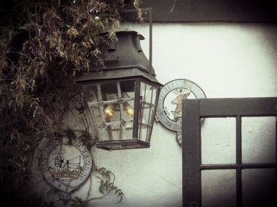 Flickering Welcome / Pelican Inn