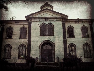 School House / Bodega