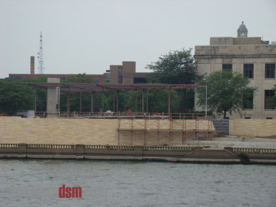 Jul_2011_riverwalk_kiosk2.jpg