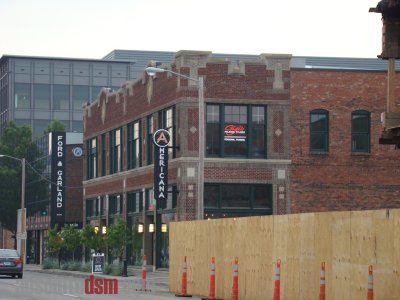 Jul_2011_Americana_Pub.jpg