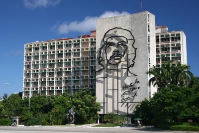 Che on the building at Revolution Square